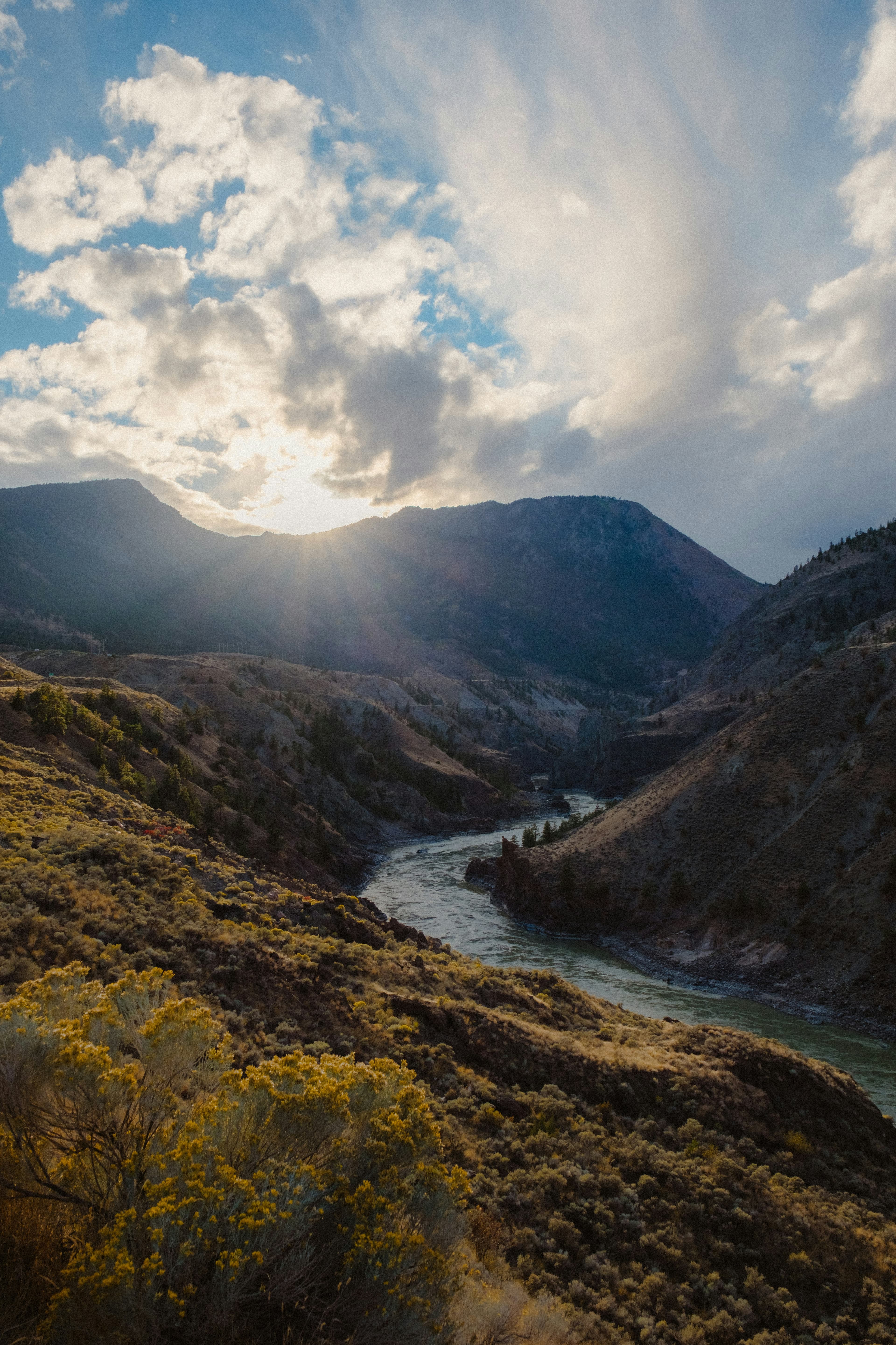 Fly Fishing the Yakima River: Washington's Only Blue Ribbon Trout Stream, 78 Miles of Dry-Fly Heaven