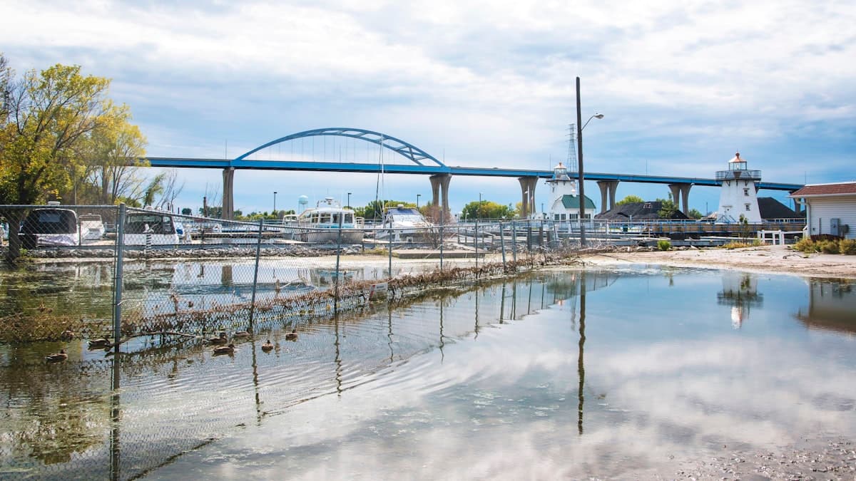 Green Bay Fishing: The Fox River Walleye Run and the Bass Water That Stunned the Pros